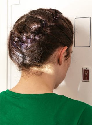 Fig. 11.132 PA axială Caldwell—linia orbitomeatală (LOM) perpendiculară, raza centrală 15° caudal,