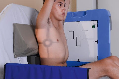 Fig. 2.61 Poziție de profil stâng a toracelui pe targă.