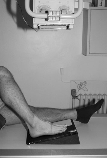 uniform radiographic contrast over range de Picior densities.